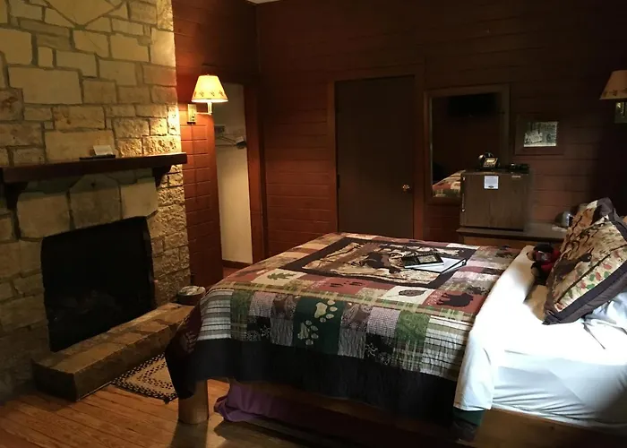 White Pines Resort